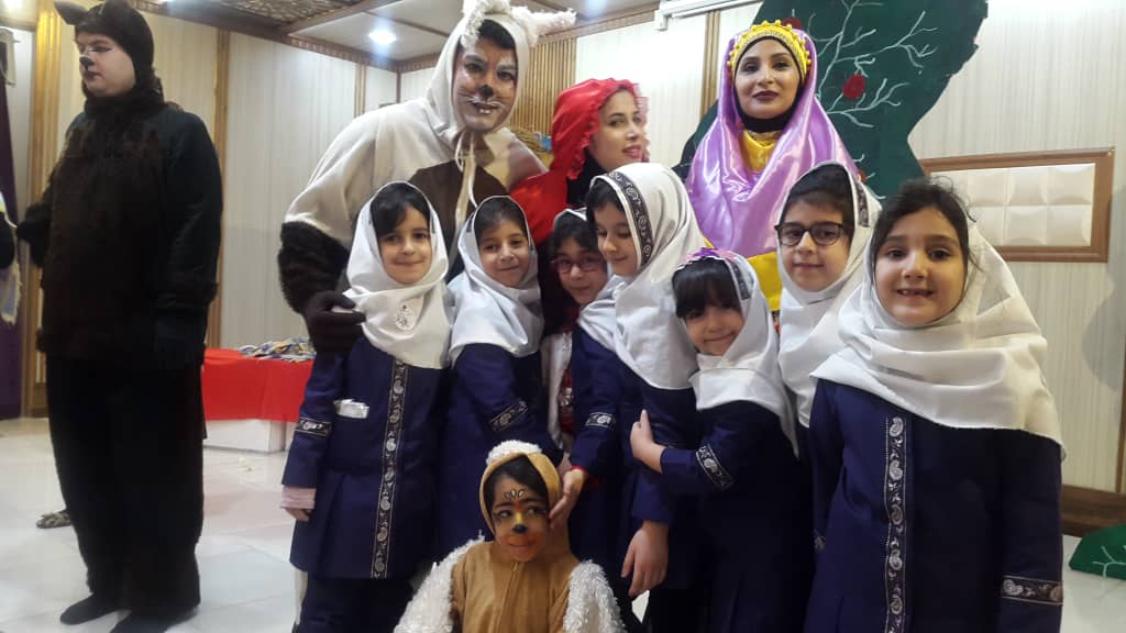 حضور کلاس اولی ها در نمایش عروسکی و ثبت یک روز شاد بیادماندی